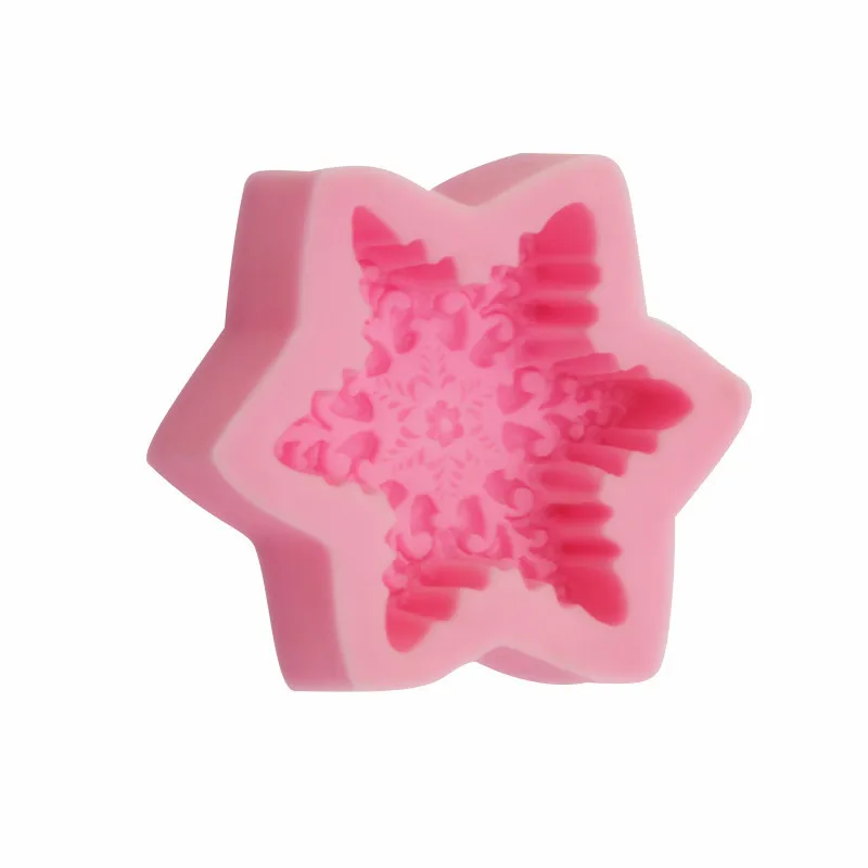 The 3D snowflake-shaped silicone mold made of epoxy resin can be used to produce cakes  chocolate and biscuit baking utensils