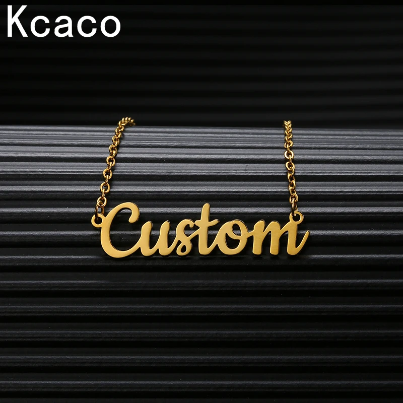 Kcaco Spersonalizowany naszyjnik ze stali nierdzewnej Spersonalizowany pozłacany wisiorek z literą Unikalna tabliczka znamionowa Choker dla kobiet Prezent