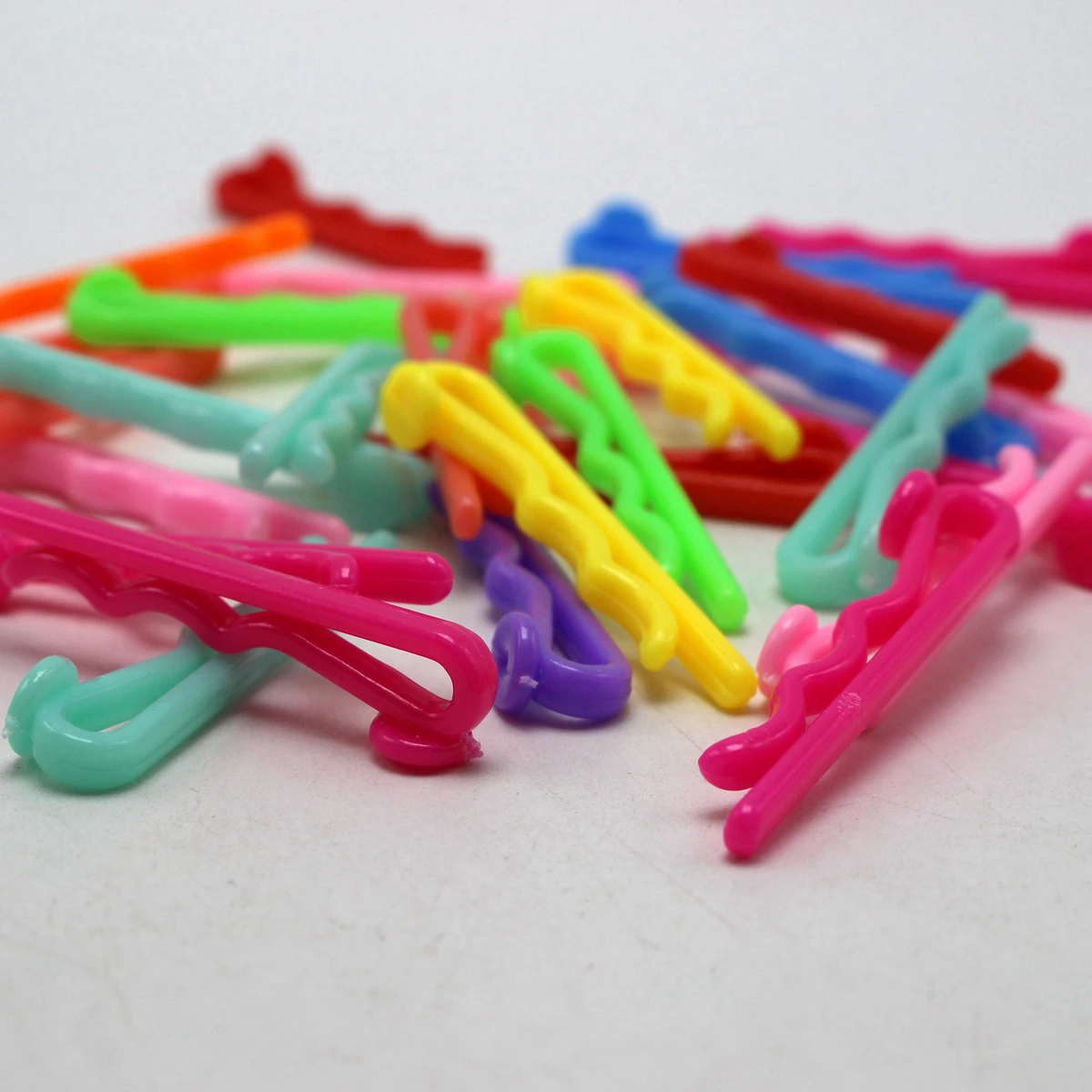 50 mieszanych kolorów plastikowa wsuwka spinka do włosów klip 45mm z podkładką — zdjęcie 3