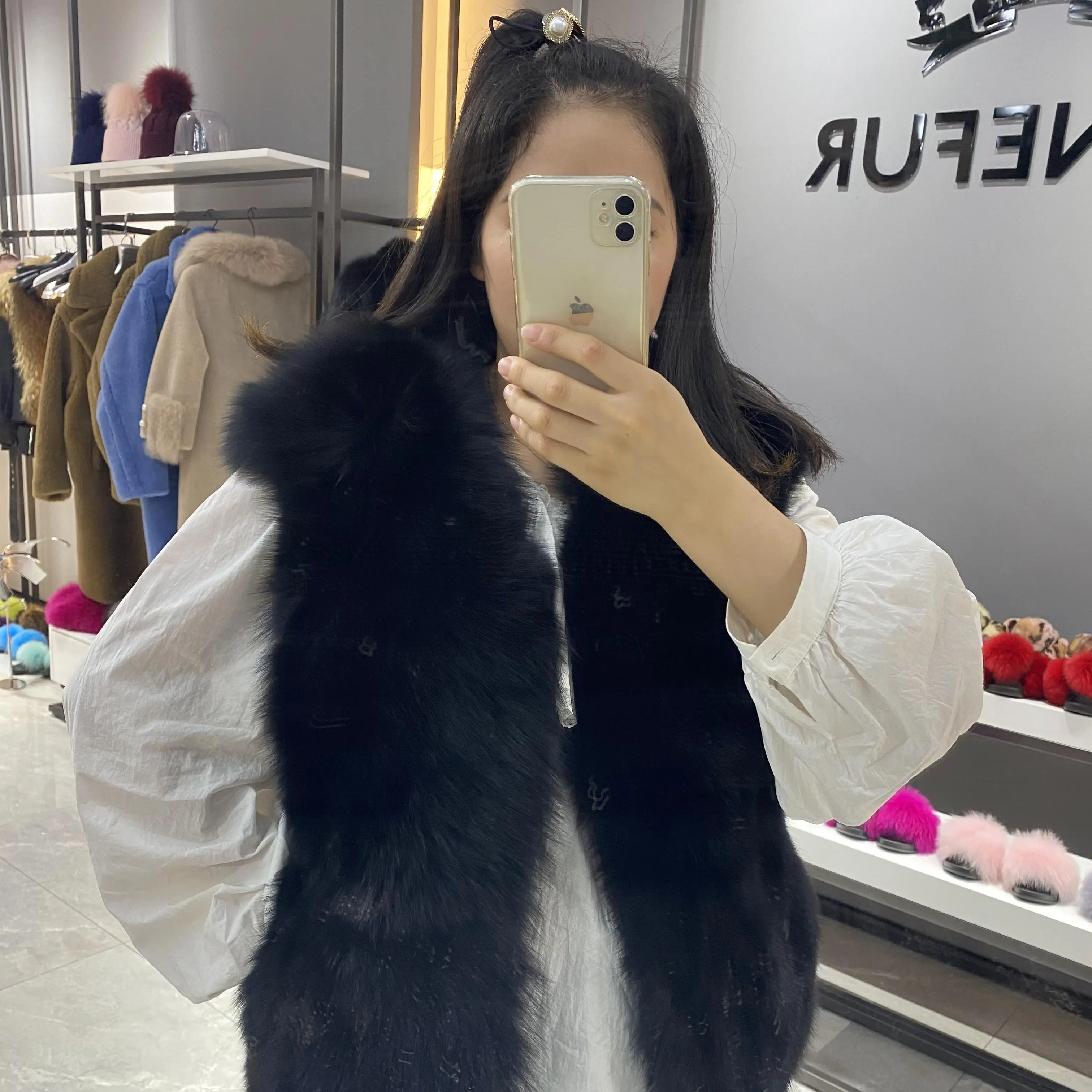 

Women Winter Fox Fur Vest Warm Fashion Genuine Fabric Waistcoat Full Pelt Casual Style Luxury Clothing