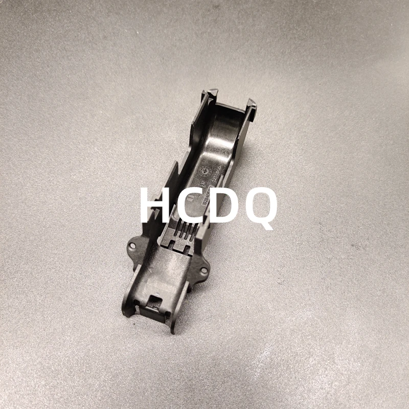 10PCS The original 1928405169 automobile connector housing is available from stock