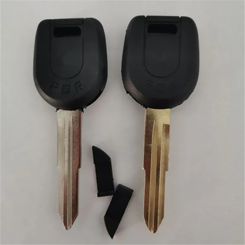 20PCS  Transponder Car Key Shell Case Fob For MITSUBISHI Colt Lancer Mirage Outlander Pajero Car Key Left/Right Blade