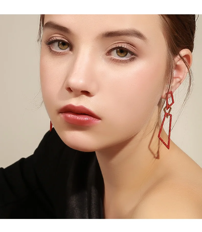 Alloy Big Hoop Earrings Wild Singular Geometry Jewelry Women Trendy OL Ear Clip Earlobe Exaggerated Hollow Fashion Ear Rings