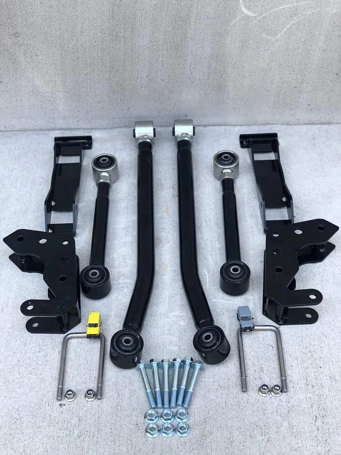 

LR Jimny Front 5 Link Kit for JB23 33 43 Design installed without drilling