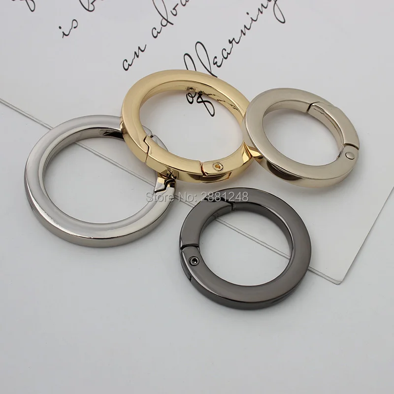 OKTOBER oorknoppen 4mm zilver met geboortesteen roze rozenkwarts zirconia OKTOBER oorknoppen 4mm zilver met geboortesteen roze rozenkwarts zirconia