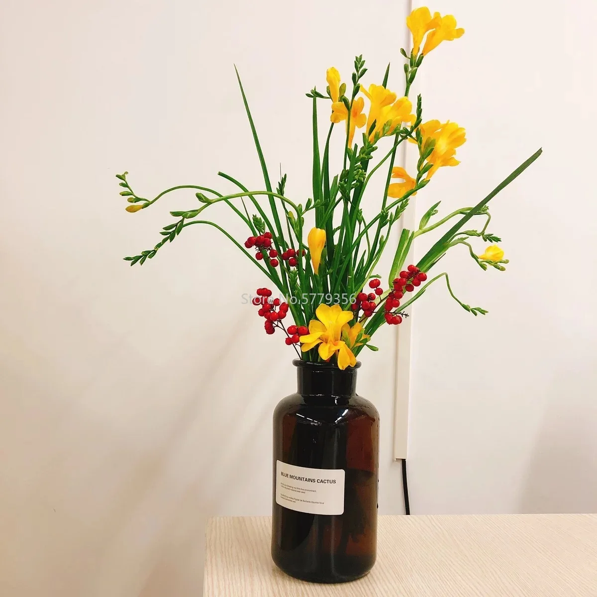 Nordic Glass Vase Home Creative Jewelry Ornaments Transparent Dried Flower Hydroponic Small Brown Bottle Vase Bedside Decoration