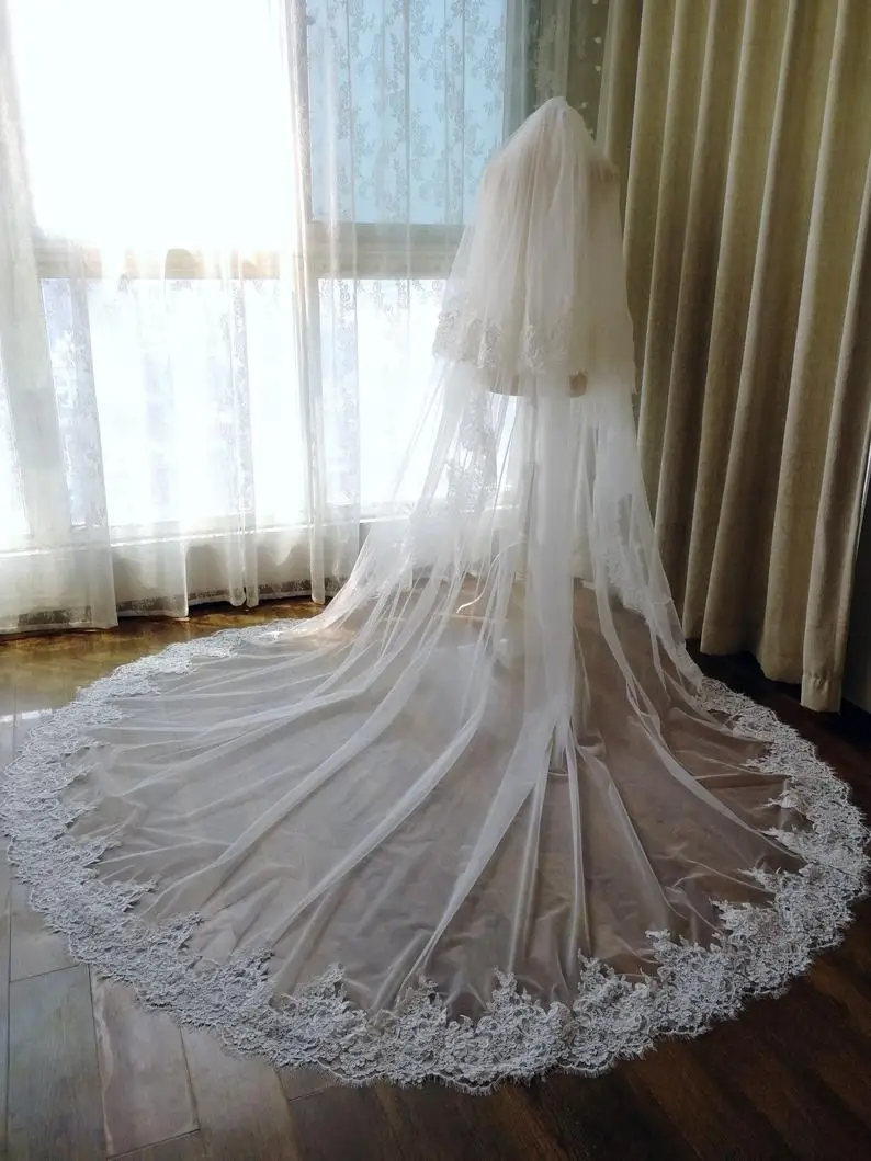 Elegant ใหม่เจ้าสาว2ชั้นสีขาว Ivory Cathedral ความยาวลูกไม้ Appliqued เจ้าสาว Veil Custom Made ฟรีหวี