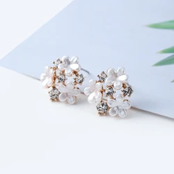 Sweet Crystal Tiny Flower Stud Earrings For Women Korean Fashion Elegant Hollow Out Shell Earrings Female Girls Brincos Jewelry