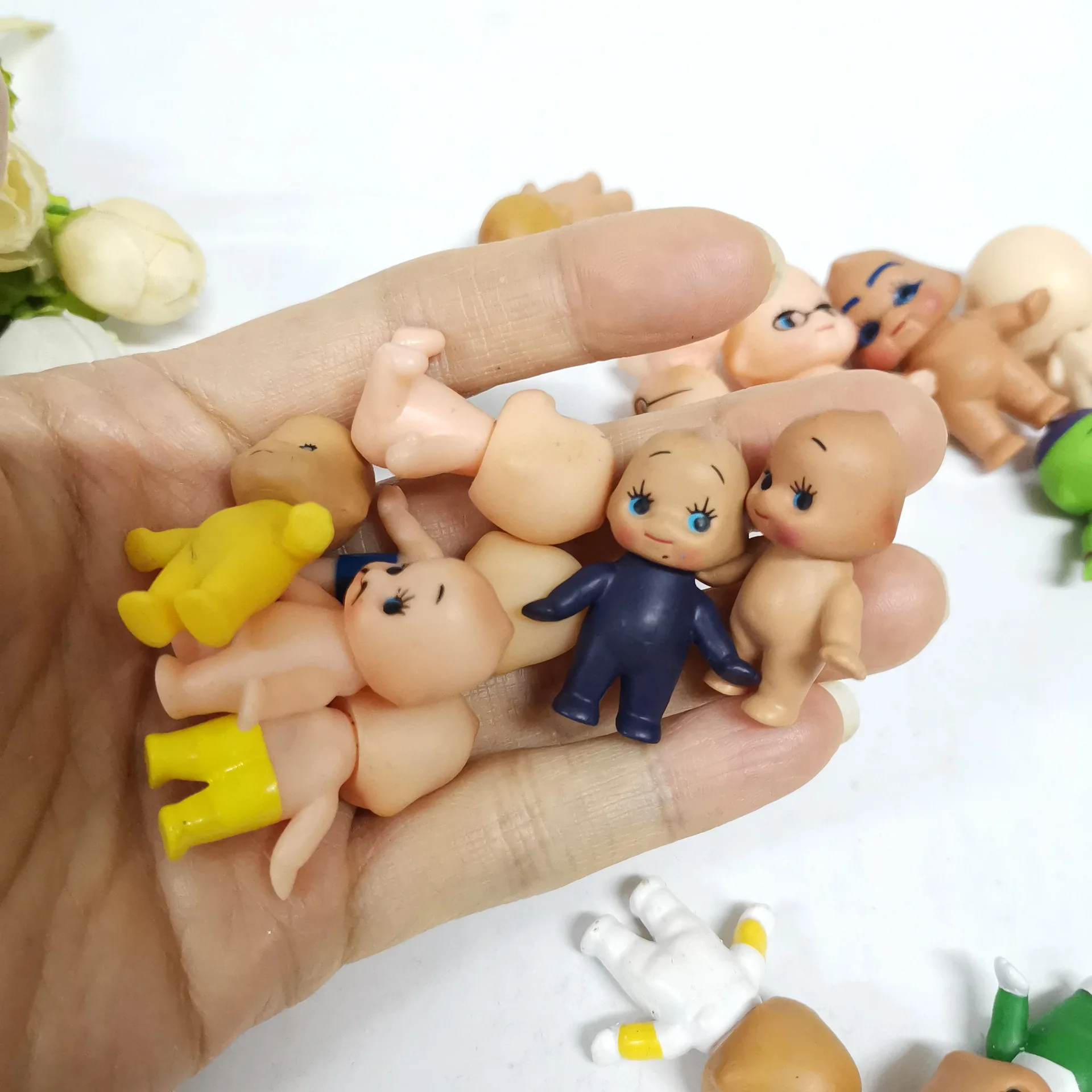 Random Send Mini Baby Kids Pocket Collection Vintage Angel Doll Toys