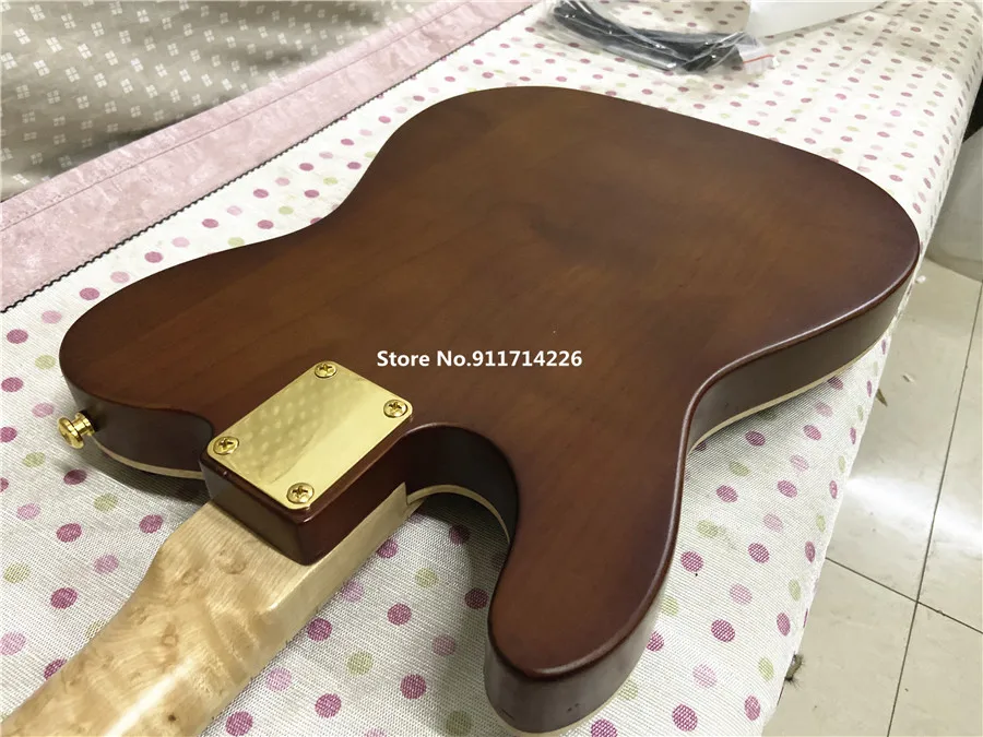 High quality custom version of smoky tiger print electric guitar wooden guard gold accessories free shipping