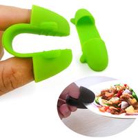 1 Pair Mini Silicone Heat Insulated Finger Clip Bowl Dish Plate Clamp Holder Non-slip Gripper Pot Holder Insulated Hot Tableware