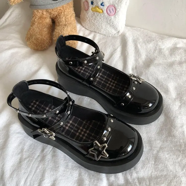 Lolita Schuhe Sterne Schnalle Mary Janes Schuhe Frauen Kreuz-gebunden Plattform Schuhe Patent Leder Mädchen Schuhe Niet Casual Leinwand schuhe