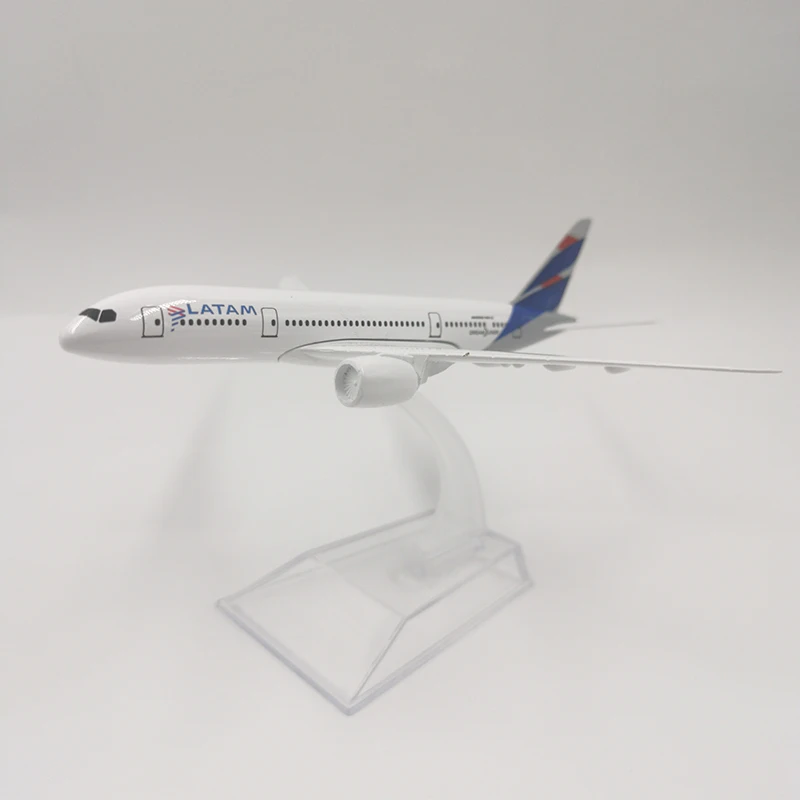 JASON TUTU 16cm Tam Airlines Boeing 777 Airplane Model Plane Model Aircraft Diecast Metal 1/400 Scale Planes Factory Wholesale