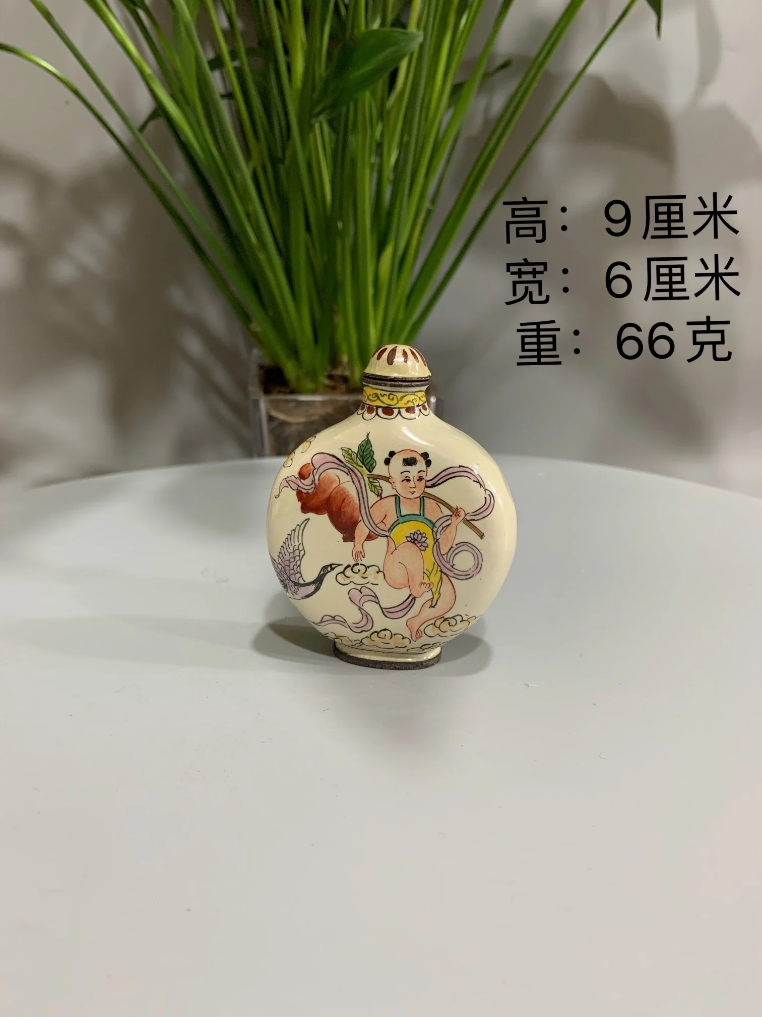 

Antiques miscellaneous features handicrafts Cloisonne enamel boy's birthday snuff bottle antique collection creative ornaments