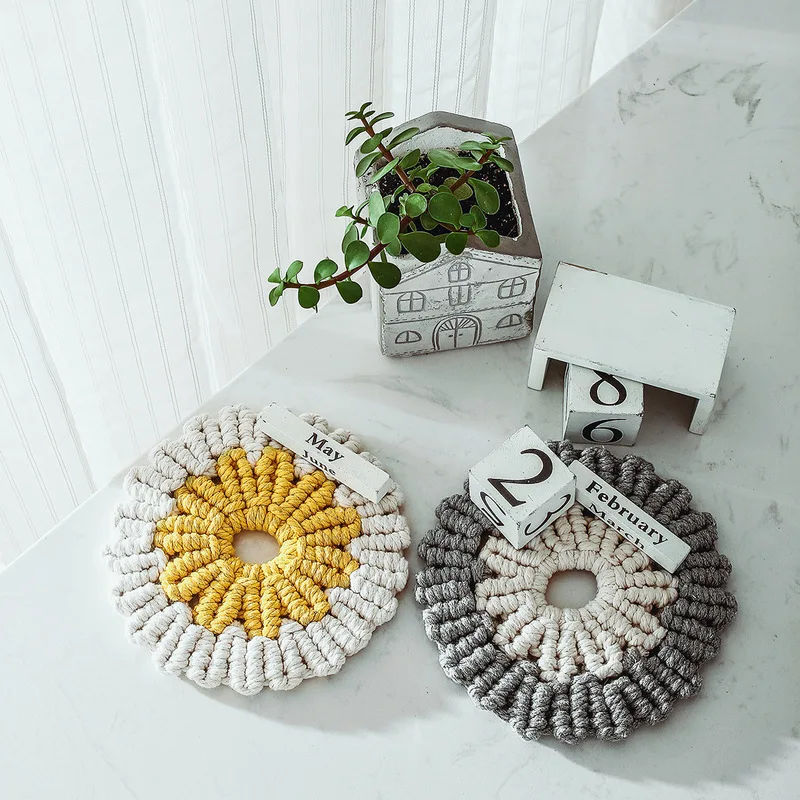 DUNXDECO Table Placemat Coffee Milk Tea Cup Pad Heat Insulation Mat Warm Home Round Shape Flora Handmade Cotton Woven Set