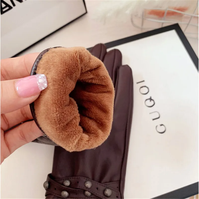 Sheepskin Gloves Female Autumn Winter Touch Screen Driving Plus Velvet Thicken Thermal Rivet Locomotive Real Leather Gloves 9020