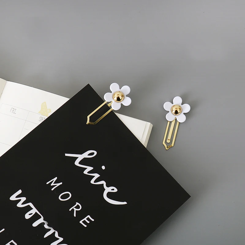 TUTU 2pcs pineapple Metal Gold Paper Clip Office Lady Style School Stationery Photo Decorative Supply Stationery H0496
