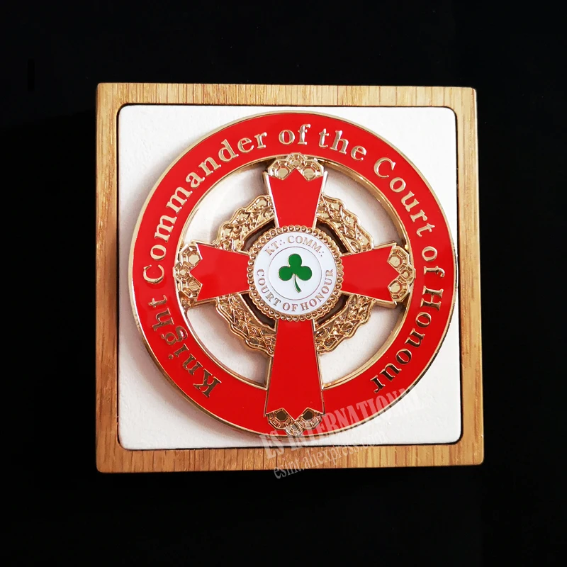 Il miglior motto per i membri della massoneria: il distintivo Cavaliere Comandante del Corte d'Onore di Masonic Car