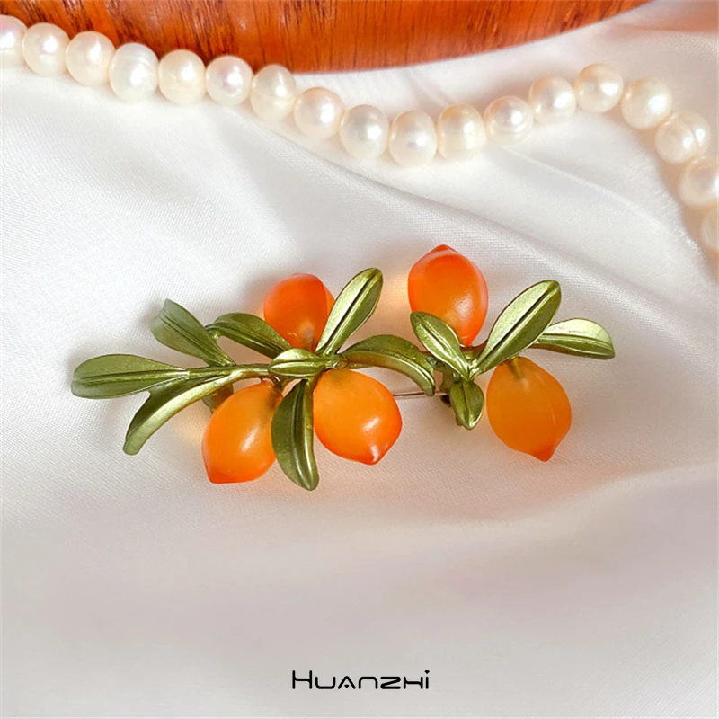 HUANZHI 2020 NEW Autumn Winter Plant Flowers Leaves Fruit Orange Art Vintage Brooch for Women  Sweater Coat Accessories Jewelry