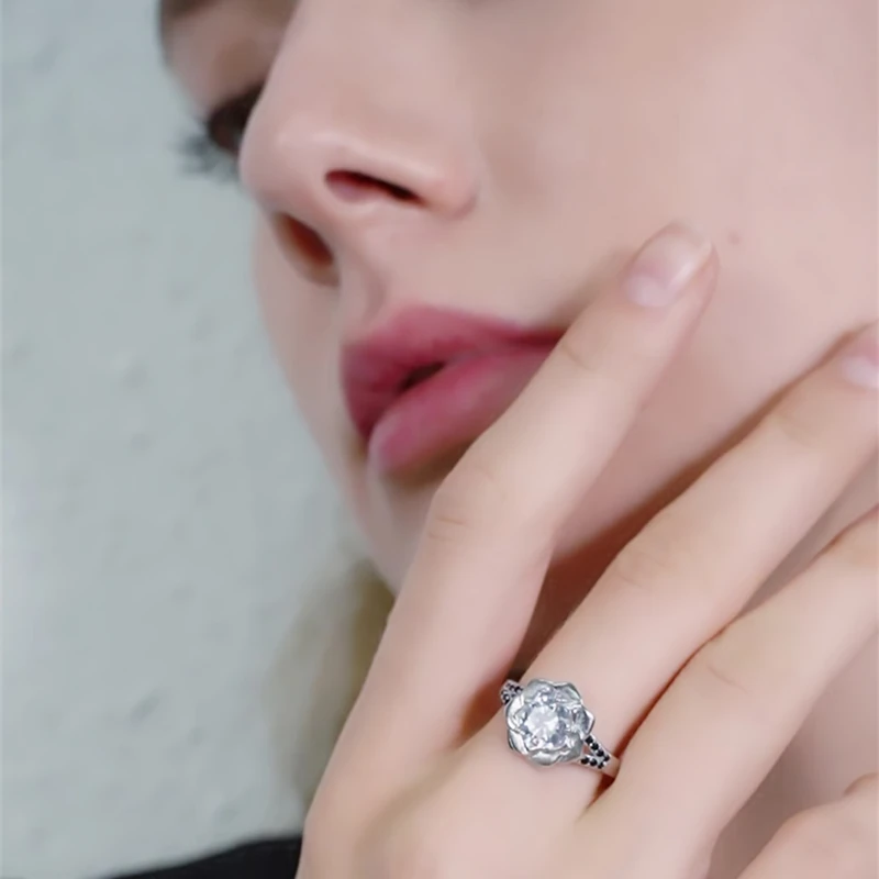 Flower 2024 New Romantic Silver Color fashion jewelry Engagement Black Spinel Engagement  Ring for Women Anillos Mujer G073