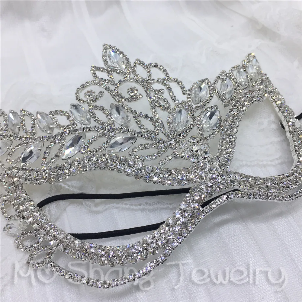 Masque luxueux à strass pour femmes, élasticité scintillante, couverture en cristal, bijoux de visage, décoration de fête d'halloween, cadeau de noël