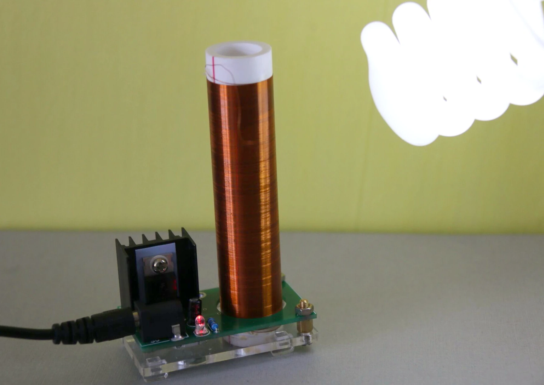 2020 NOUVELLE bobine Mini Tesla avec alimentation 9V 1A