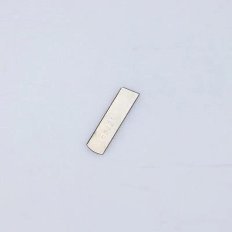 Four needle six thread blade upper blade 68184 lower blade 68121 upper and lower cutter of seam sewing machine seamless machine