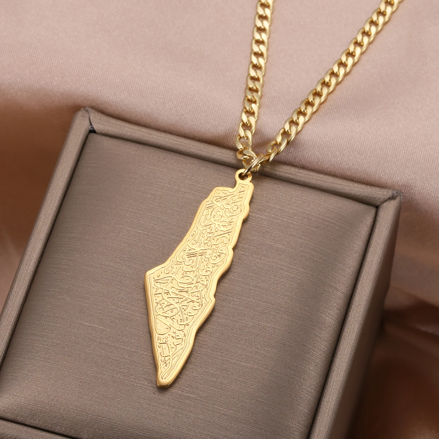 Personalzied MAP NECKLACE For Women  Gold Pendant Necklaces Stainless Steel Jewelry Gift