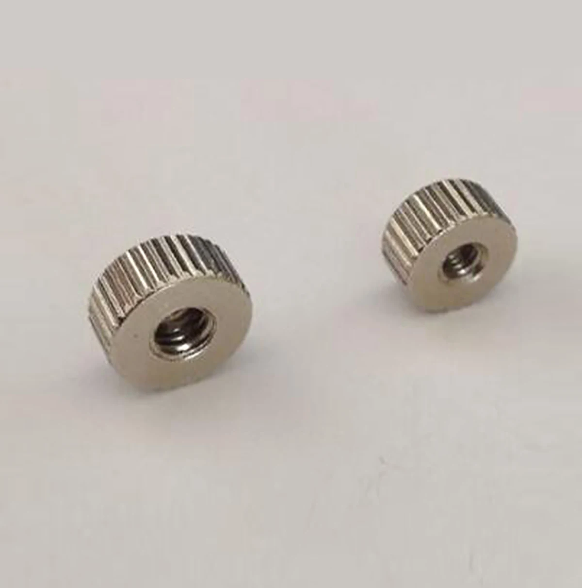 10 tuercas de pulgar moleteadas de hierro ni-plateado M2 M2.5 M3 M4, tuerca de perillas de agarre manual para chasis de ordenador, 10 Uds.