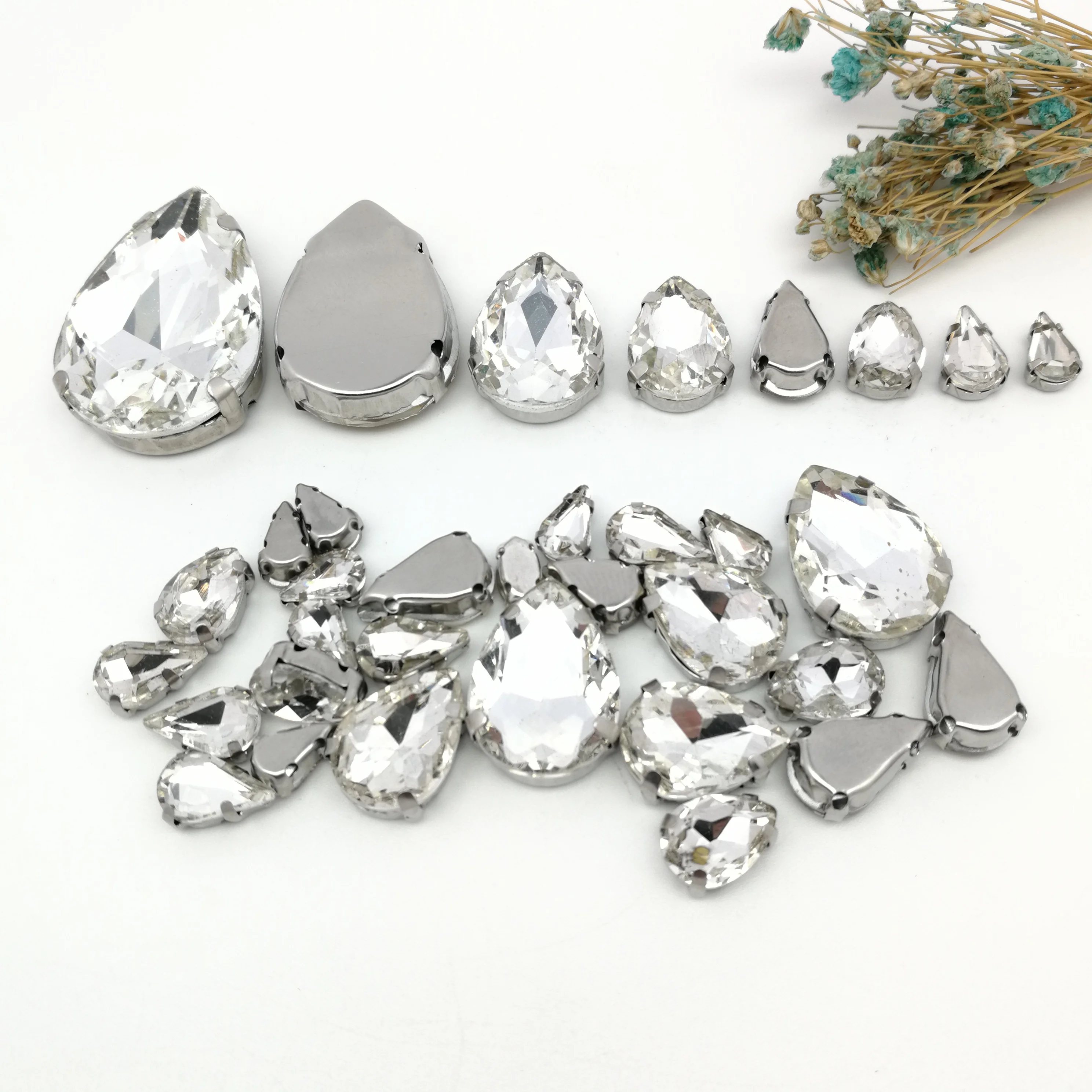 30pcs7 Mixed Size White Drop Glass Crystal Seam Rhinestone With Silver Claw DIY Wedding Dress / Clothing Accessories