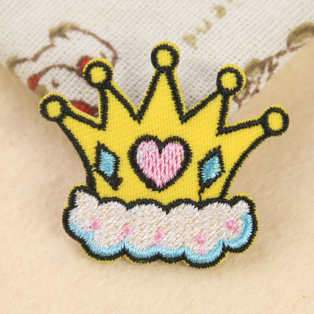 5PCS Cartoon Crown Cloth Applique for Clothes Decor Patch Badges Iron on Embroidery Patches DIY Fabric Apparel Accessories