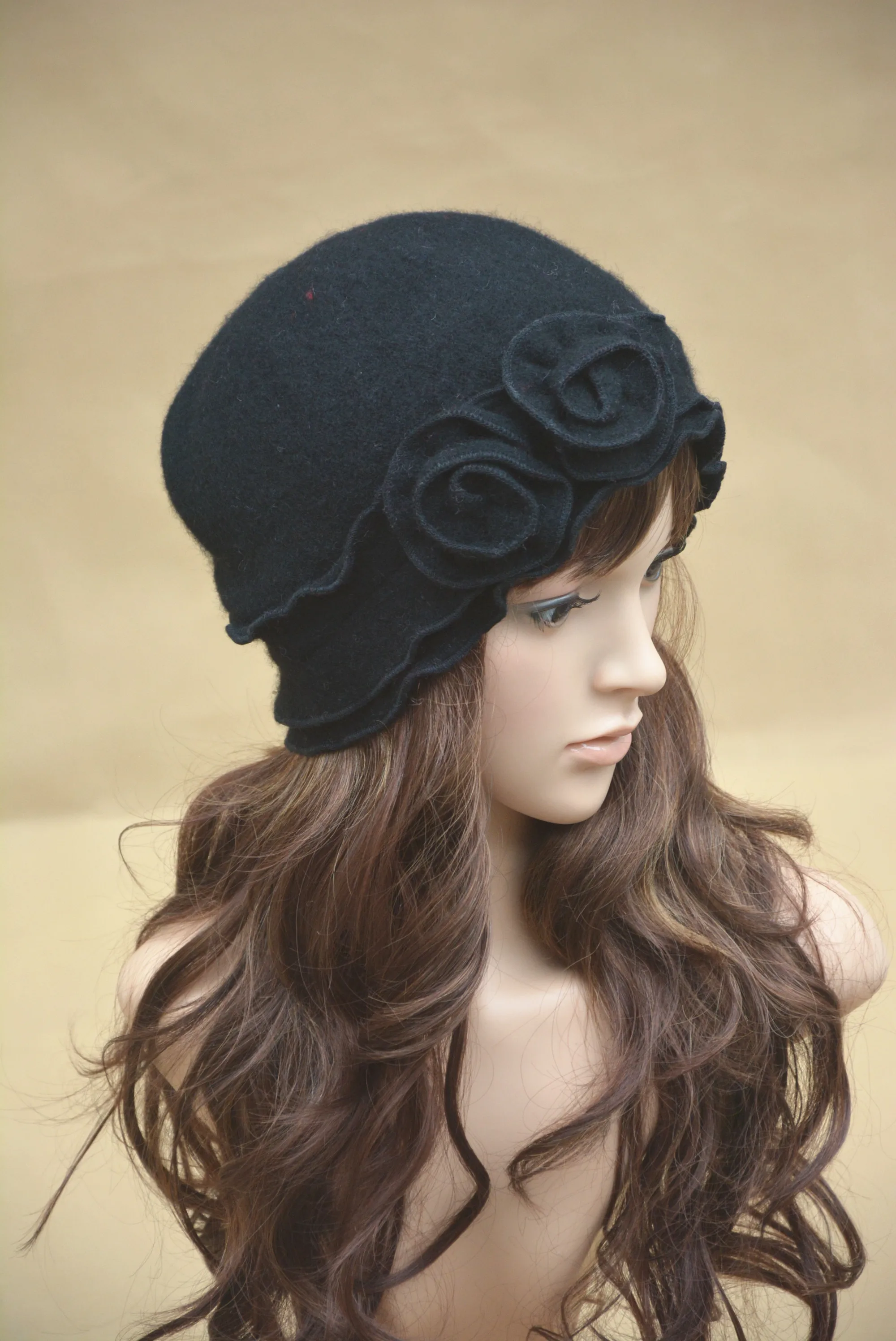Lawliet Wintermütze, Damen-Beret, 1920er-Jahre, GATSBY-Stil, einfarbig, mit zwei Blumen, Wollmütze für Damen, Damen-Haube, gehäkelte Mütze, A285. – Detail 11