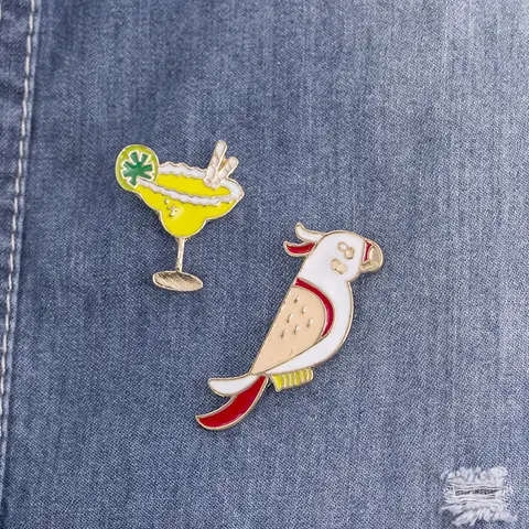 Mode Sommar Juice Dryck Papegoja Fåglar Cocktail Emalj Broscher Skjorta Jackor Krage Kavajnålar Ryggsäck Badge Högtidssmycken 10 best sales papegojesmycken - №9
