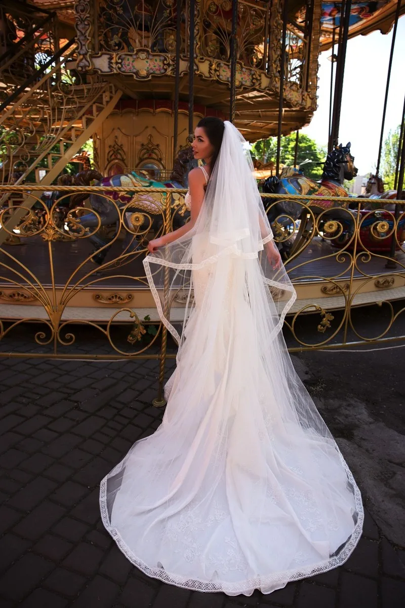 Vestidos de novia de diseño con cuello en V, encaje 3D, apliques florales, cuentas, vestidos de novia sin espalda, tren de barrido, vestido de novia de sirena 2020