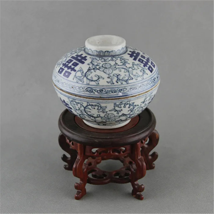 Qing Dynasty Hand-painted Blue And White Double Happiness Characters Quaint Ceramic Bowl With Lid