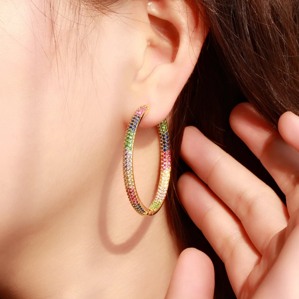 CWWZircons Trendige zweifarbige Regenbogen-Zirkon-Kreis-Creolen für Damen, Schmuck, Hip-Hop, Pendientes Mujer, Großhandel E0440 – Detail 9