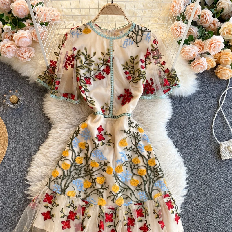 Women Fashion Retro Court Embroidered A-line Dress Round Neck Short Sleeve Slim Elegant Vintage Harajuku Clothing Vestidos R286