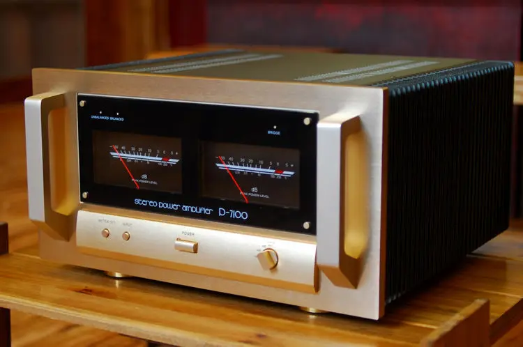 P-7100 stereo power amplifier class A/B output fully balanced  250W*2 8Ω/ 500W*2 4Ω/1000W*2 2Ω