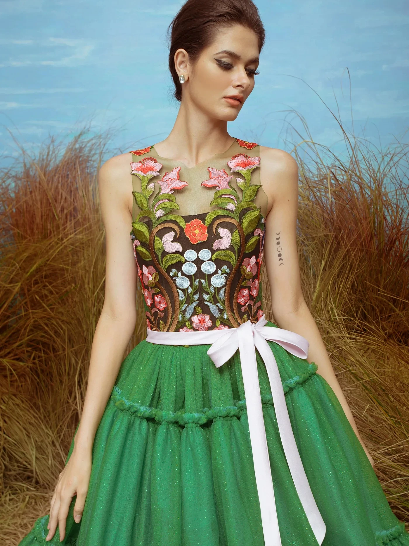 Vestido de baile de tul verde, apliques transparentes, brillantes en capas, vestidos de noche abullonados con cuello redondo, vestido de fiesta Floral