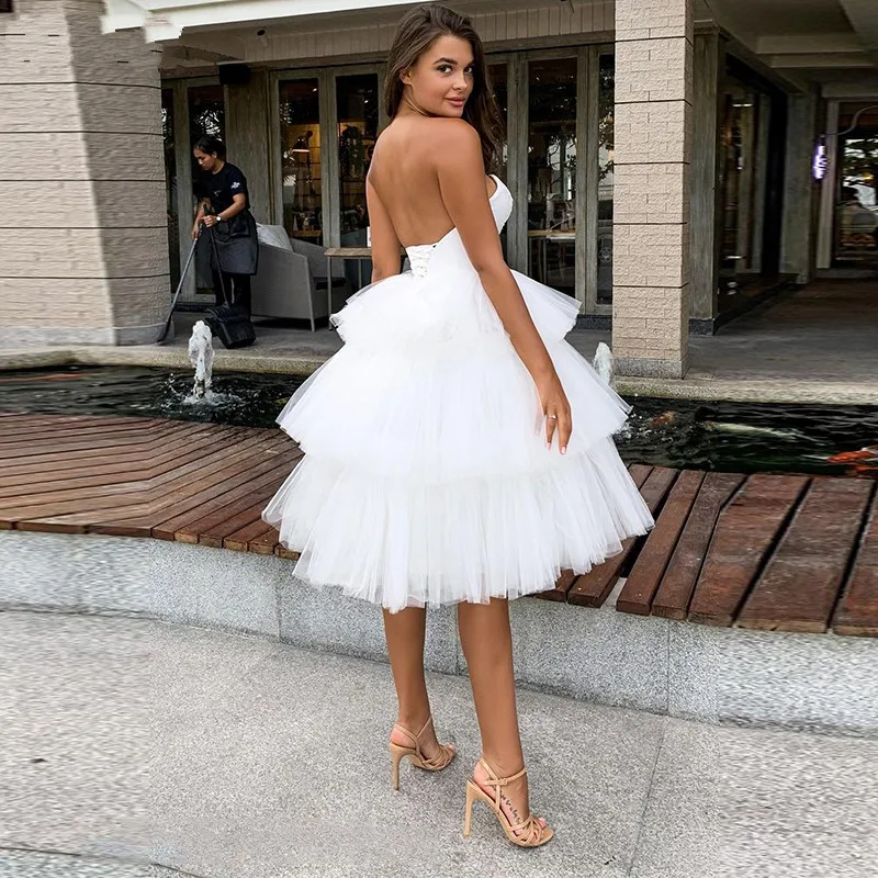 New Customized Short Wedding Dresses 2025 Sweetheart Lace Appliques Tiered Skirt Knee Length Bride Party Gowns Robe De Mariage