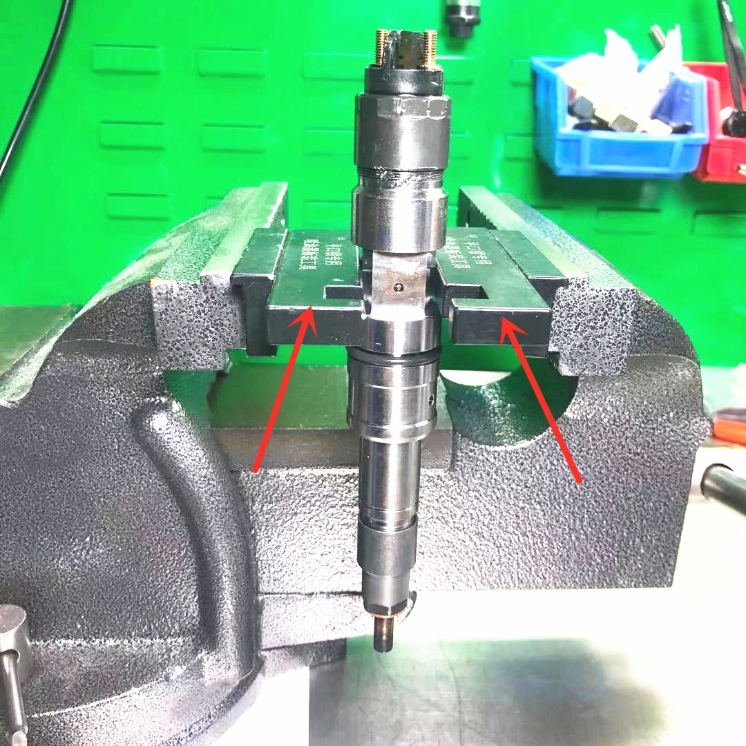 

Diesel Common Rail Injector Fixture Clamp MagneticTool for Vise