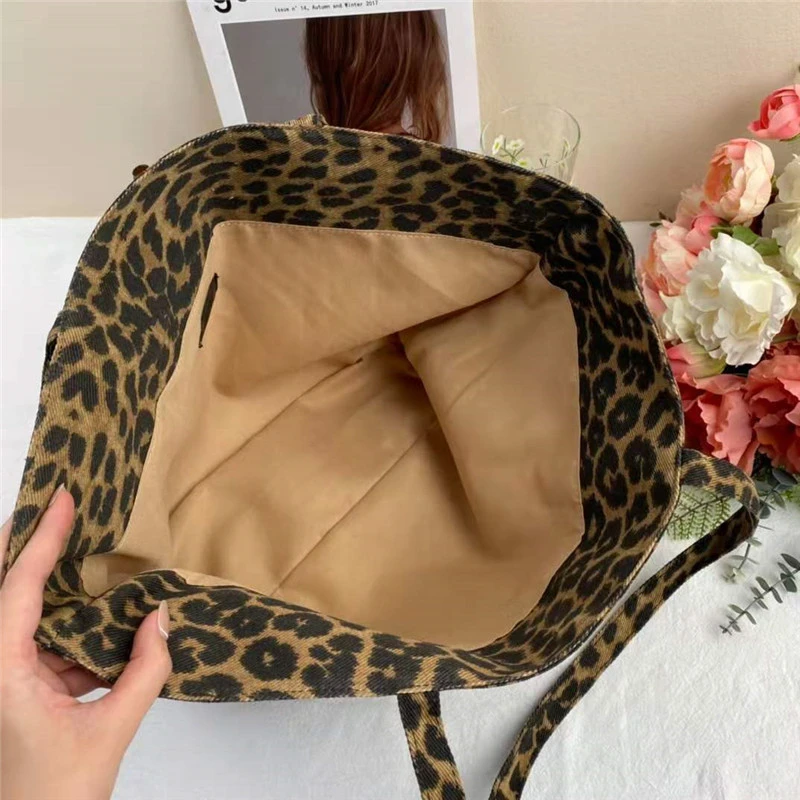 Hot Fashion 2021 New shopping bag leopard print fabric large capacity commuter One Shoulder Tote Bag