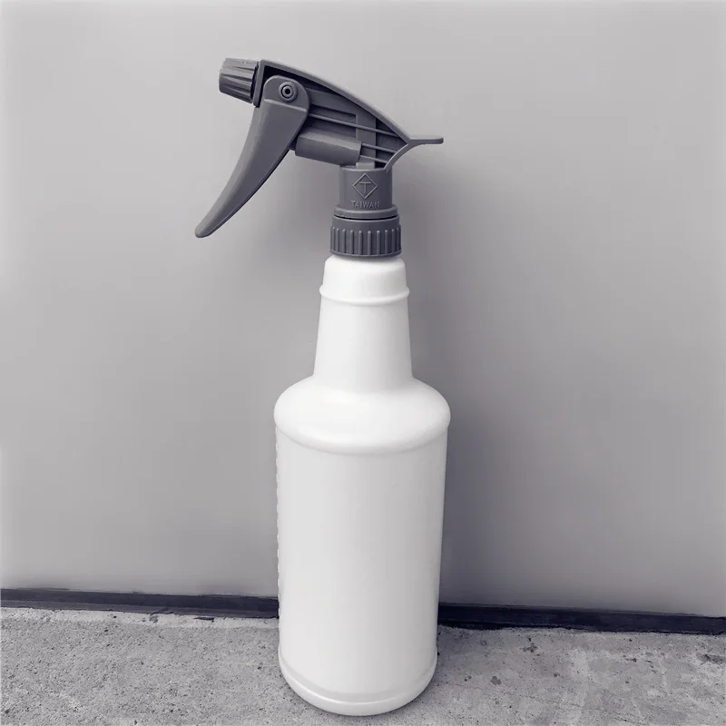 Lucullan Made in Taiwan Professional Sprayer Nozzle 750ML Water Mist Cylindrical Spray Bottle HDPE Chemical Resistant Sprayer