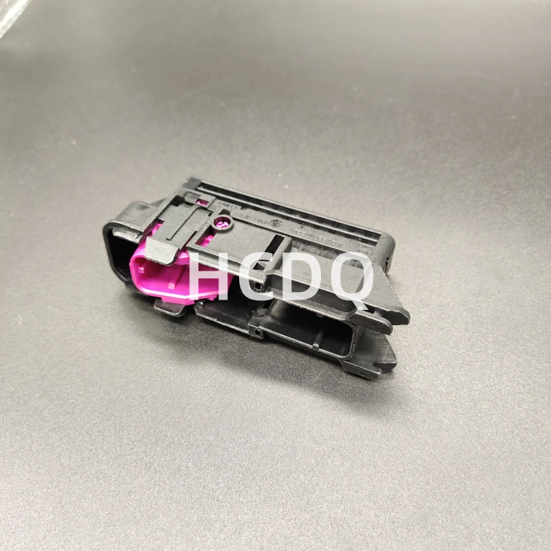 

10PCS Original and genuine 1K0 937 722D automobile connector plug housing supplied from stock