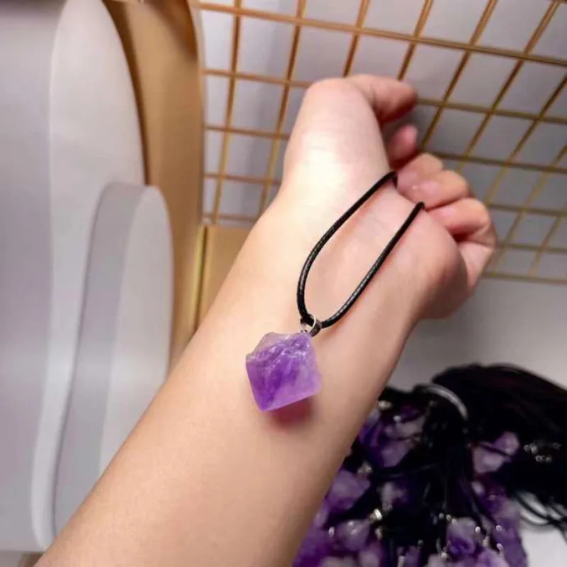 Piękny naturalny ametyst wisiorek kryształy terapeutyczne naszyjnik mineralny dobre samopoczucie biżuteria Chakra