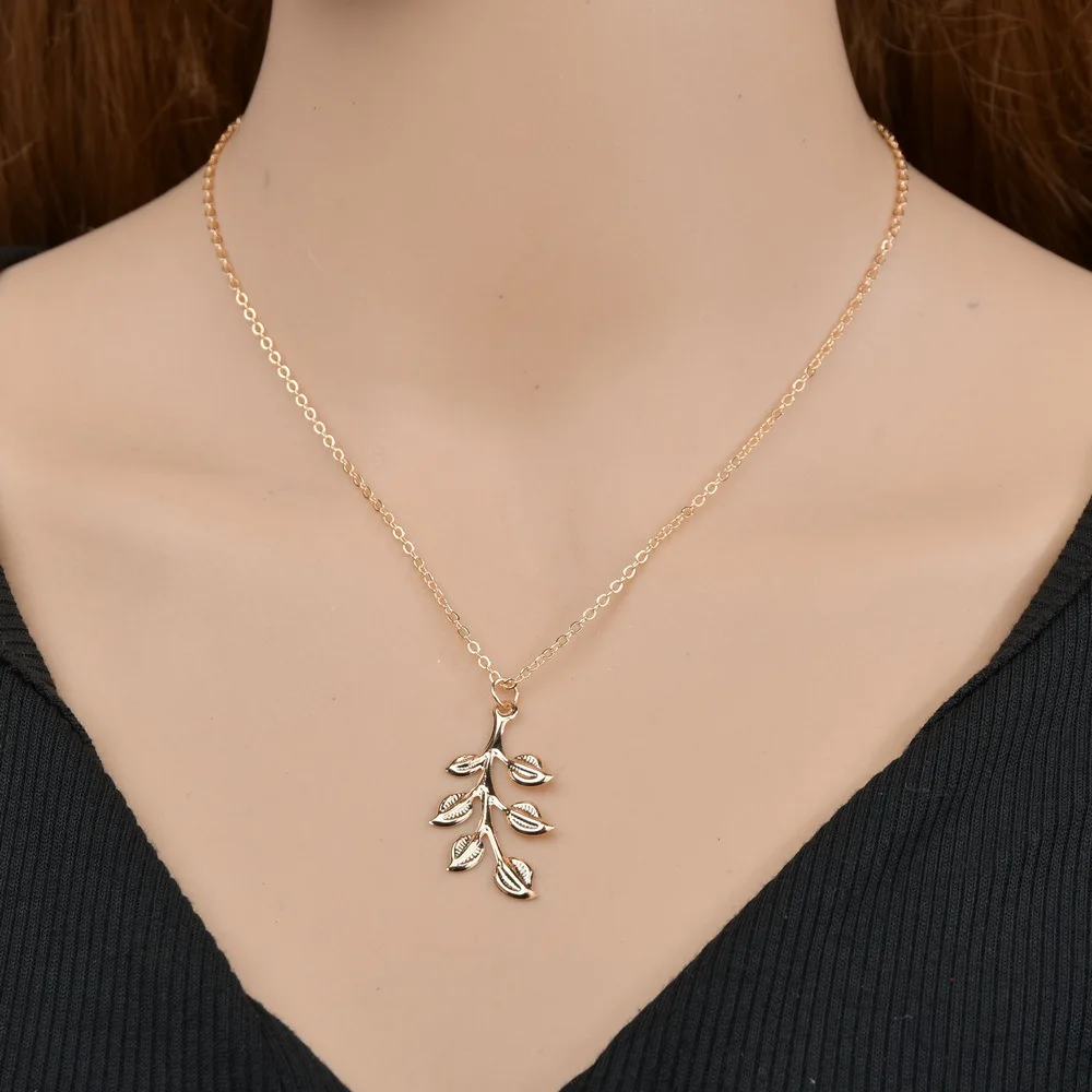 Punk Necklace 2025 Fashion New Golden Simple Wild Tree Leaf Pendant Long Necklace Temperament Female Necklace Wholesale