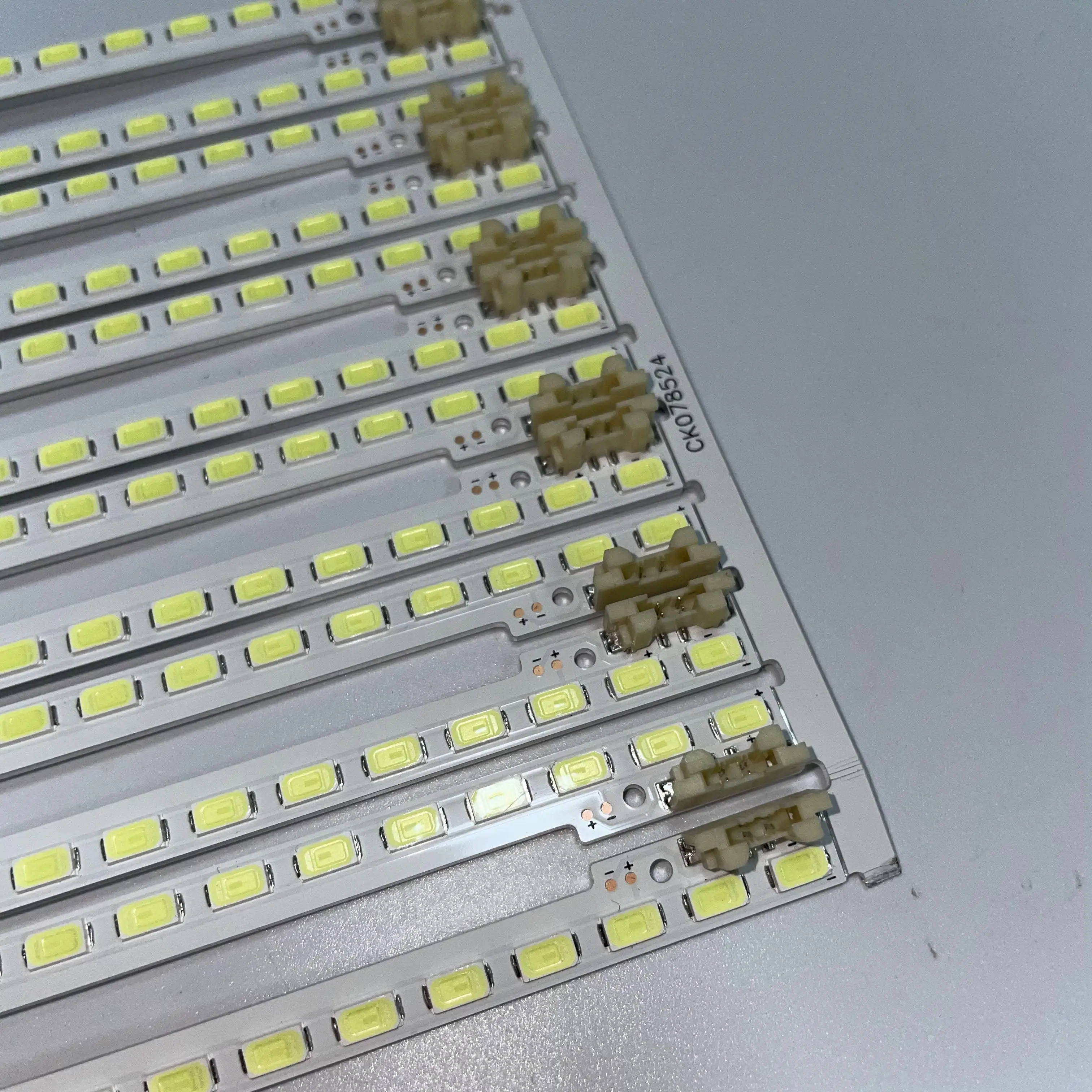 2 tamanhos de led ua32d5000