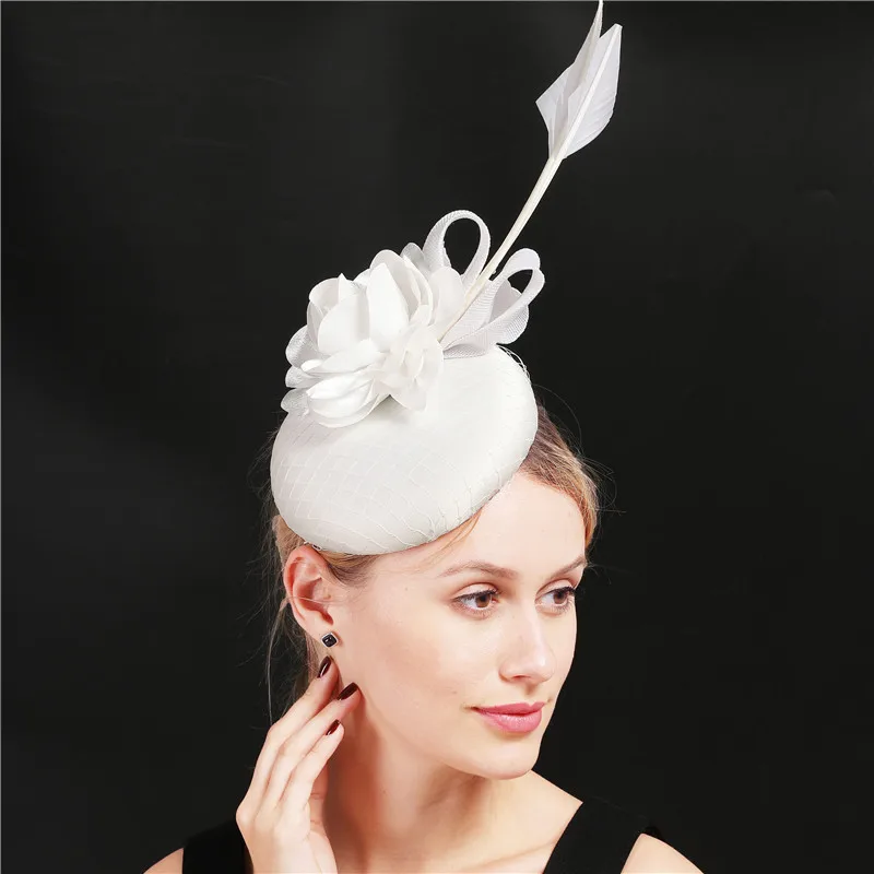 สีขาวสวย Fascinator อย่างเป็นทางการหมวกหมวก Loop ผู้หญิง Kentucky Derby Ascot Millinery เมลเบิร์นถ้วย Lady Church Headpiece ดอกไม้