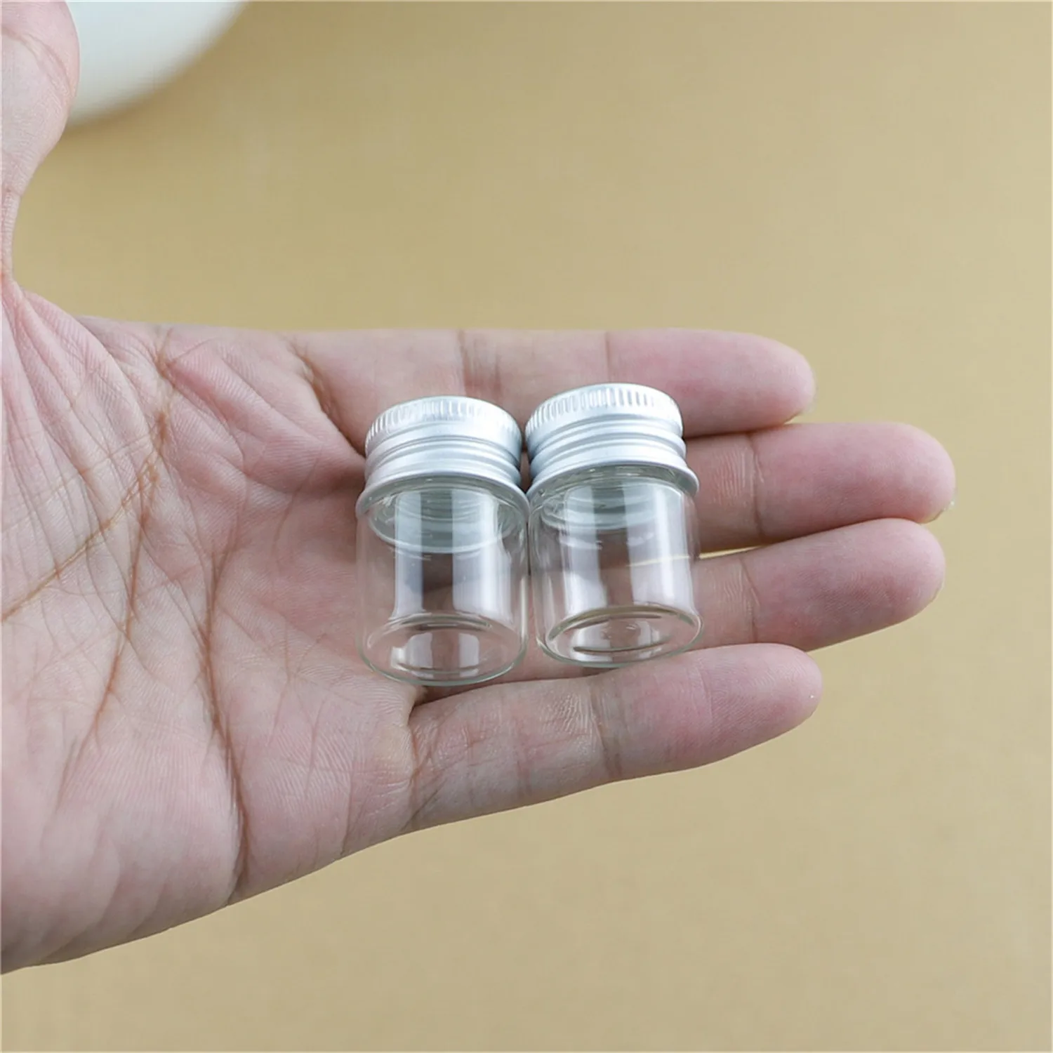 50 PCS/lot 22*30mm 5ml Tiny Glass Jars Bottles Silver Screw Cap storage jar Mini Containers GLASS transparent Vial Bottles