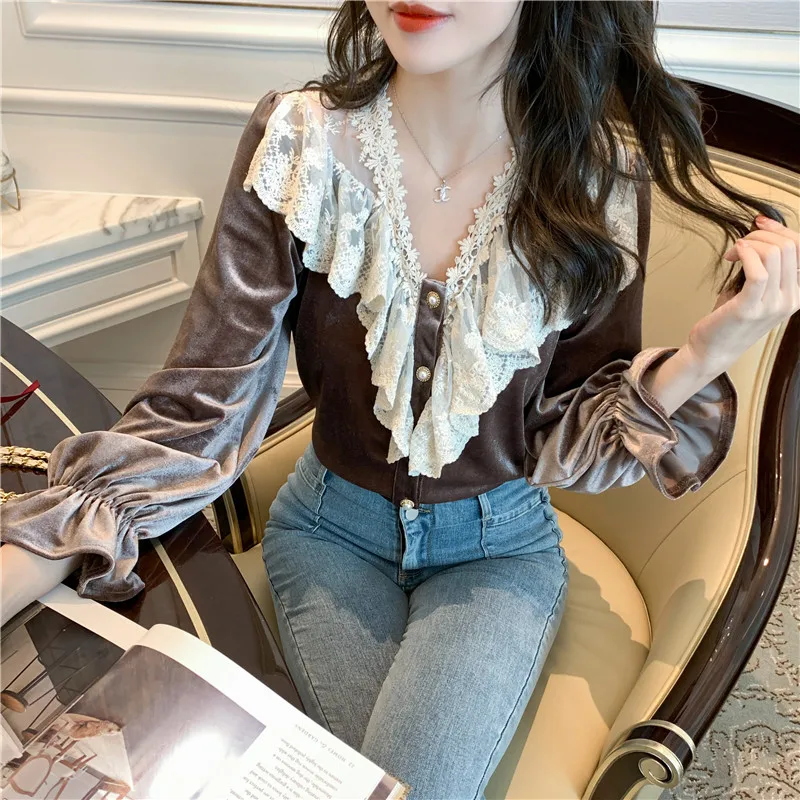 Vintage Black Velvet Blouse Women Spring Autumn Korean Ruffles Lace Patchwork Shirts Women Blouses Casual Tops blusas mujer